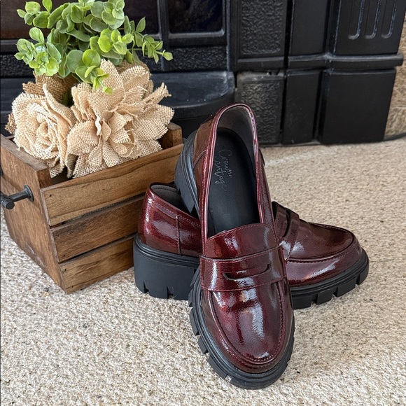 Crown Vintage Shoes - Burgundy Chunky Loafers Crown Vintage Sage Size 6